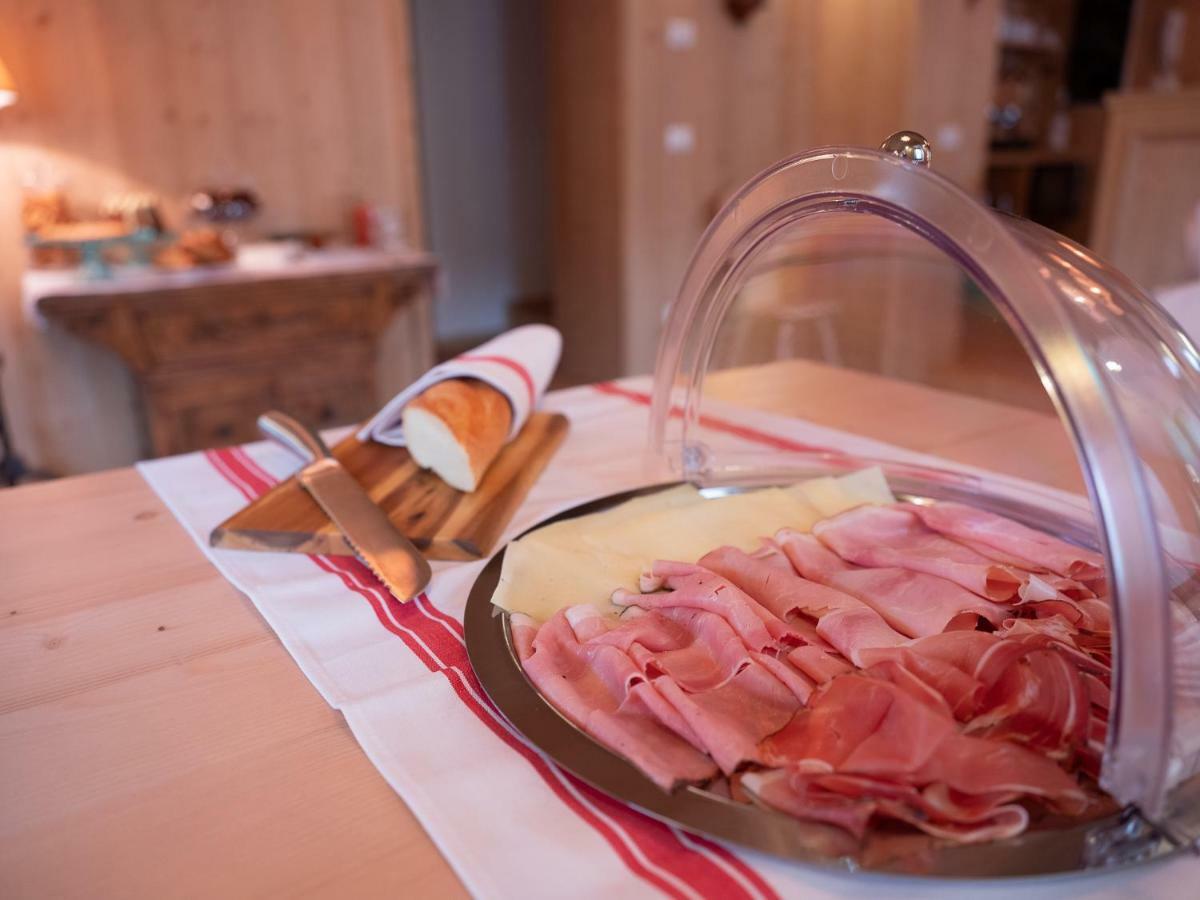 Alpedale Locanda Оваро Экстерьер фото