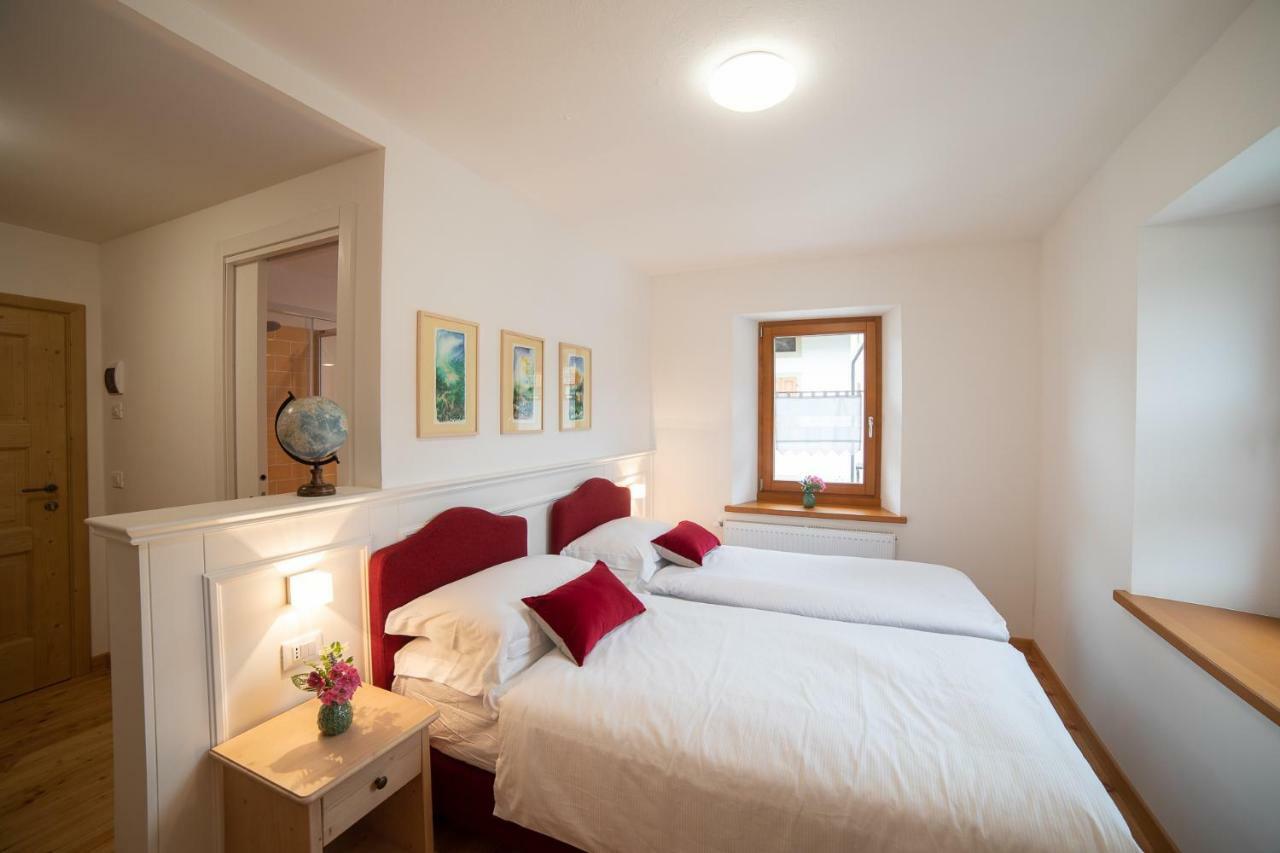 Alpedale Locanda Оваро Экстерьер фото