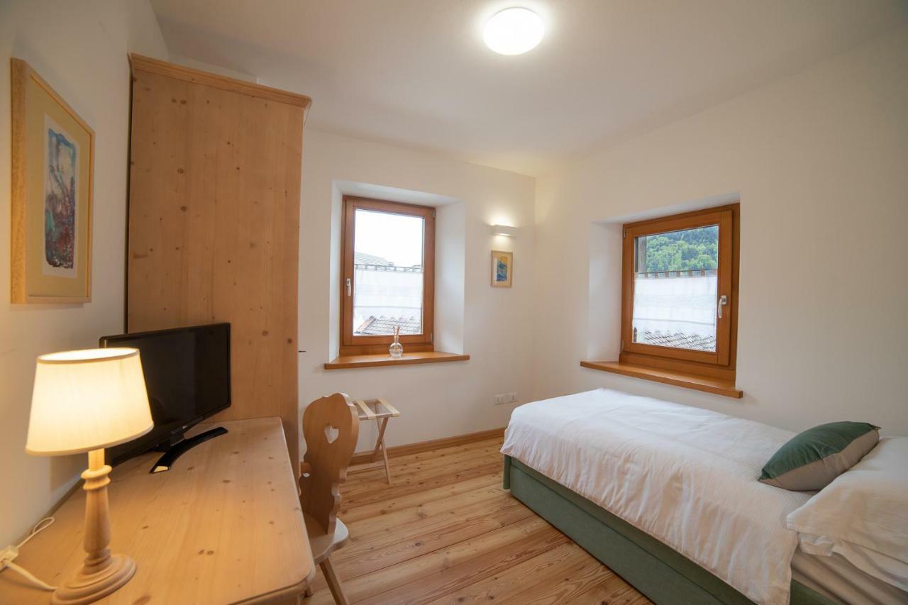 Alpedale Locanda Оваро Экстерьер фото