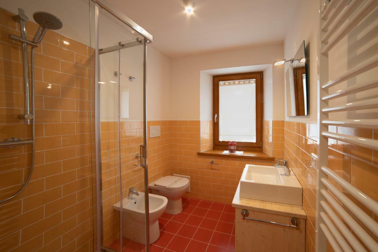 Alpedale Locanda Оваро Экстерьер фото